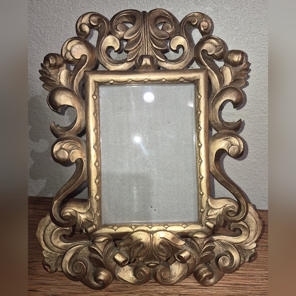 Ornate Gold Picture Frame For 5X7 Picture, Heavy Duty - Picture 2 of 3
